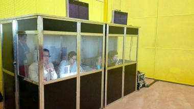 鄭州翻譯服務全解析 專業(yè)翻譯、導覽與同傳設備一站式解決方案